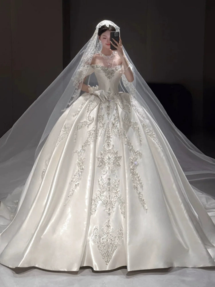 White shoulder satin wedding dress 2025 new bridal light luxury niche large trailing vintage retro main veil
