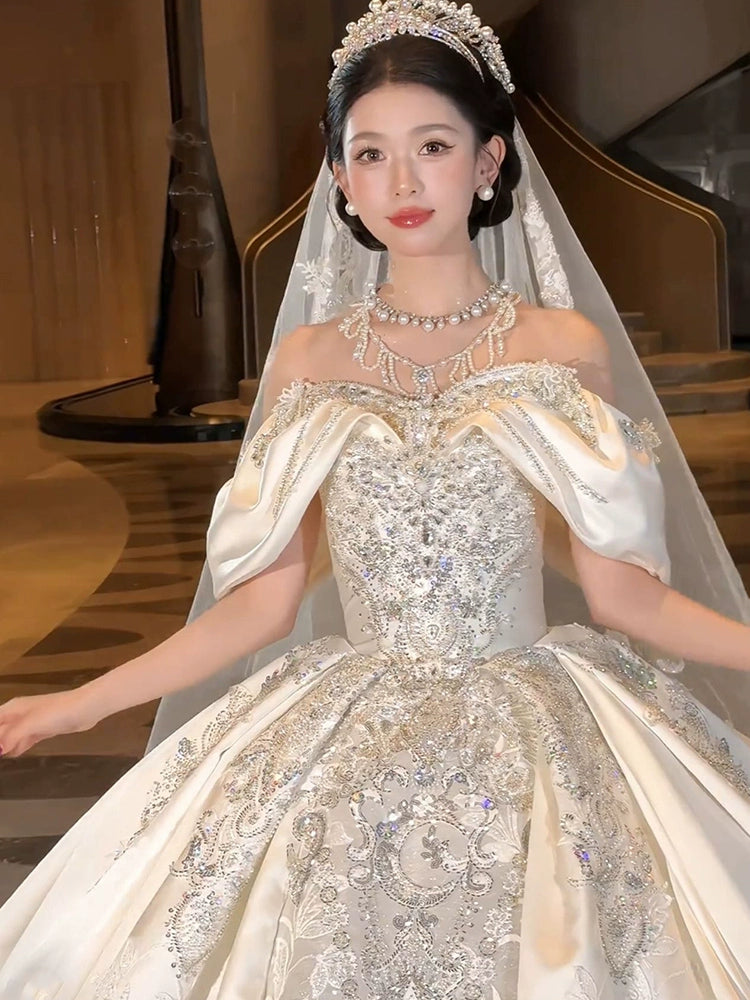 French one-shoulder satin wedding dress 2025 new bride premium texture fugitive princess court style main yarn