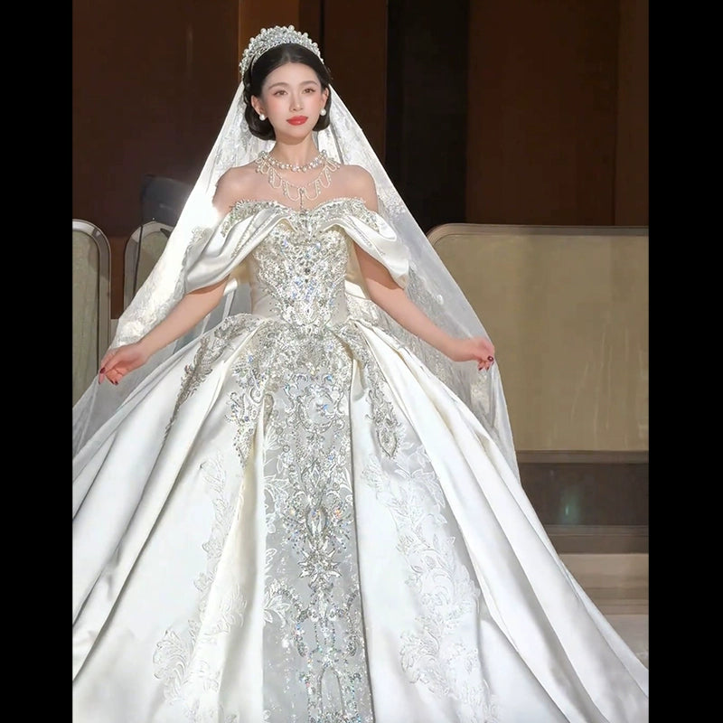 French one-shoulder satin wedding dress 2025 new bride premium texture fugitive princess court style main yarn