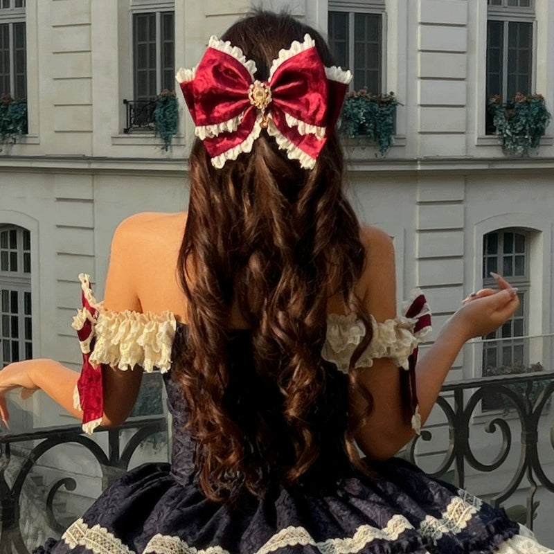 [Snow White] princess coming-of-age ceremony, fairy tale birthday theme, atmosphere, small dress, long skirt